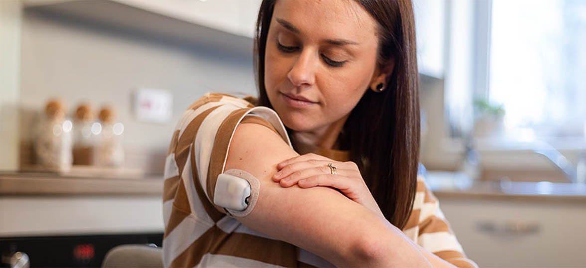 Woman with an insulin pump